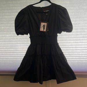 Limited Edition Karl Lagerfeld.Adorable Vneck dress.Adorable puff sleeves.